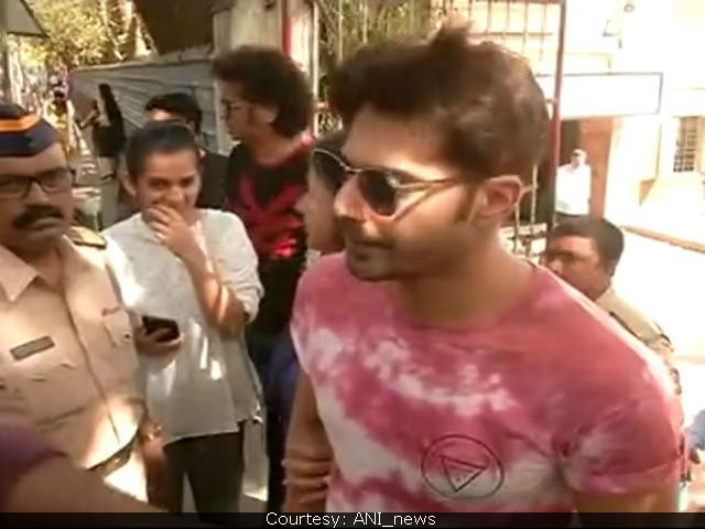 BMC Elections 2017: 'My Bad,' Tweets Varun Dhawan After Being Trolled For Saying He Voted Last Year