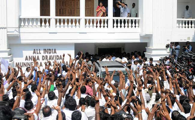 Made To Sign '4 Blank Sheets' At VK Sasikala Meeting, Alleges AIADMK Legislator