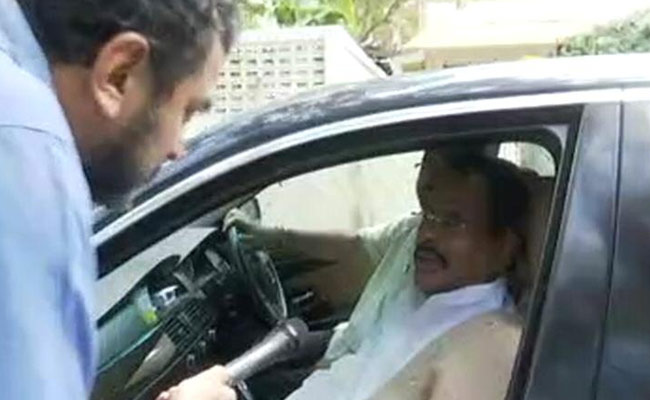 Amid Political Drama, Sasikala's Husband Confirms Her Family's In The Picture