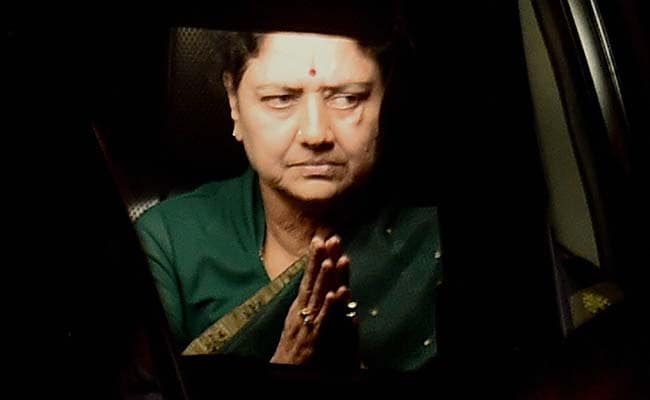 AIADMK प्रमुख शशिकला ने जेल में स्‍पेशल किचन के लिए दिए दो करोड़ रुपये : रिपोर्ट