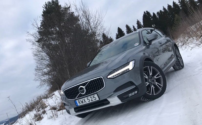 5 Cars For Santa Claus To Use This Christmas Instead Of The Sleigh
