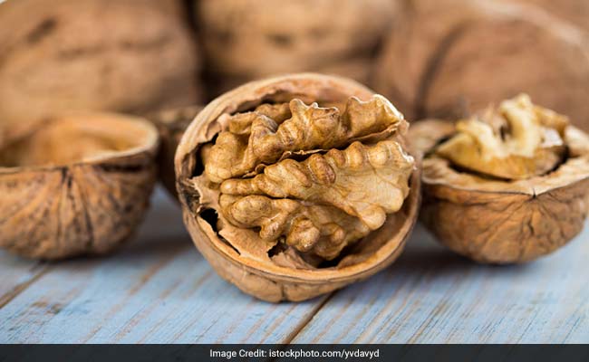 Eat Walnuts Regularly to Control Hunger Pangs, Says Study