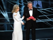 Oscars 2017: The PwC Accountant Who Gave Warren Beatty Wrong Envelope Is 'Very Upset'