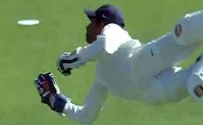 INDvsAUS : जब 'फ्लाइंग साहा' बने रिद्धिमान, सुपरमैन की तरह ऑस्‍ट्रेलिया के ओकीफे का लपका कैच