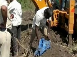 महाराष्ट्रा : सांगली में सीवर में प्लास्टिक की थैली में मिले 19 कन्या भ्रूण, मचा हडकंप महाराष्ट्रा : सांगली में सीवर में प्लास्टिक की थैली में मिले 19 कन्या भ्रूण, मचा हडकंप