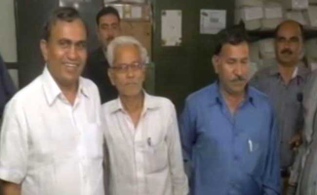 This Enterprising Dentist Founded University, Sold Seats, And Then Marks