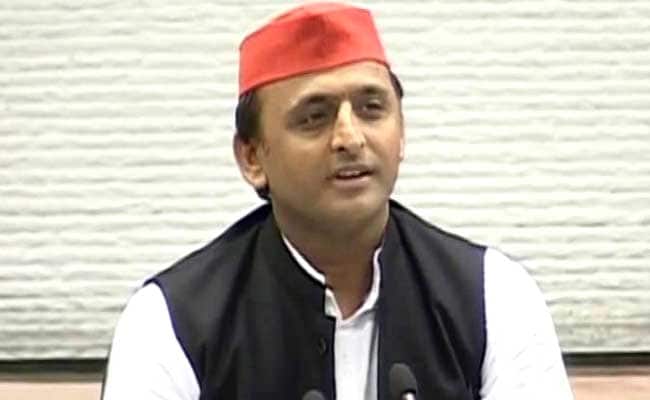 Akhilesh Yadav And Wife Dimple To Campaign For Samajwadi Party In MCD Polls