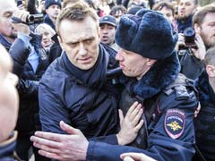 European Union Urges Russia To Release Protesters 'Without Delay'