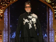 On International Women's Day, Amitabh Bachchan Reminds Us That 'Hero' Minus 'Her' Is...