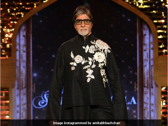 On International Women's Day, Amitabh Bachchan Reminds Us That 'Hero' Minus 'Her' Is...