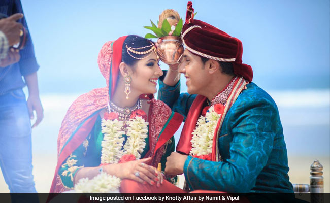 4 Weddings And A Hindu-Muslim Couple From Mumbai. #RelationshipGoals