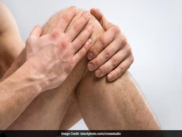 घुटने से आ रही है आवाज, तो ये हो सकता है खतरे का अलार्म घुटने से आ रही है आवाज, तो ये हो सकता है खतरे का अलार्म