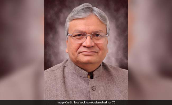 Olympian, Ex-Minister Offers To Replace Rahul Gandhi As Congress Chief