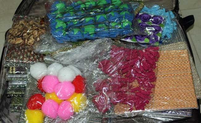 बेंगलुरु : खूबसूरत पैकिंग खोली तो 12 किलो ड्रग्स मिली, कुआलालंपुर जा रहा आरोपी गिरफ्तार