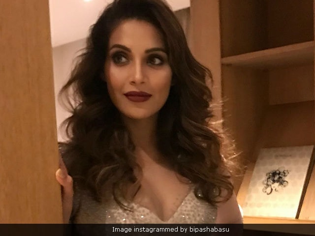 Bipasha Basu Shares Her Side Of Story About The London Fashion Show