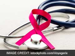 Men Breast Cancer Symptoms: पुरुष स्तन में दिख रहे इन बदलावों को बिल्कुल न लें हल्के में, छोटी सी चूक बना सकती है कैंसर
