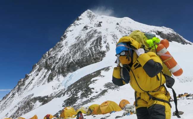 Nepal Asks Climbers To Clean Earthquake-Littered Everest Camp