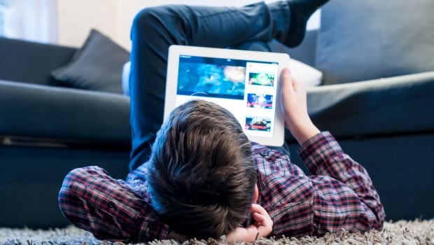 Smartphones and TV Watching Can Put Kids at Diabetes Risk