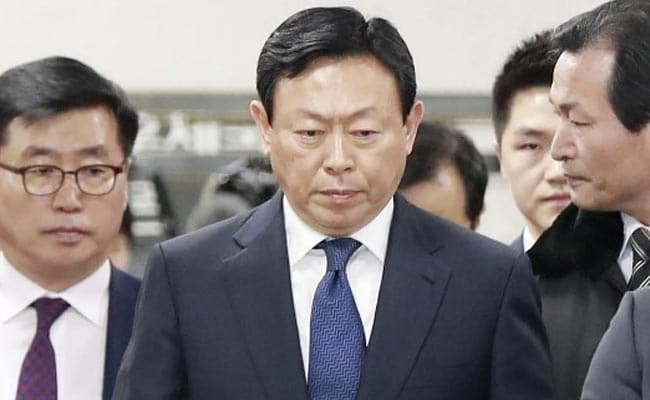 South Korea's Lotte Family Owners Go On Trial For Graft