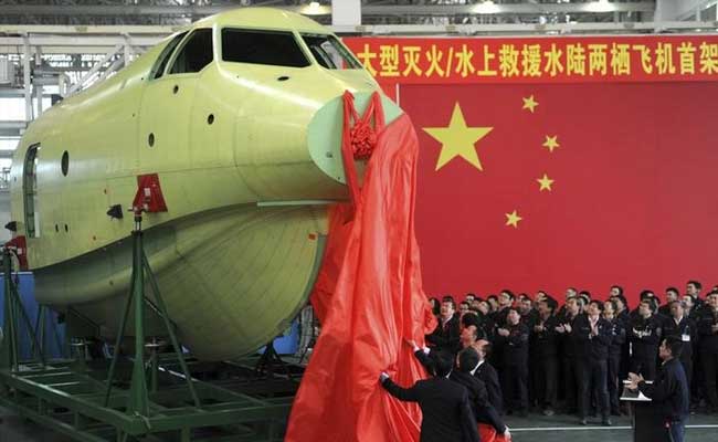 China-Built World's Largest Amphibious Aircraft Finished First Glide Test