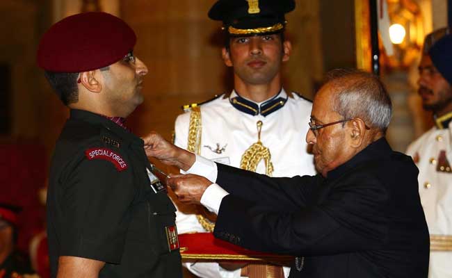 सर्जिकल स्ट्राइक के हीरो को राष्ट्रपति ने किया सम्मानित