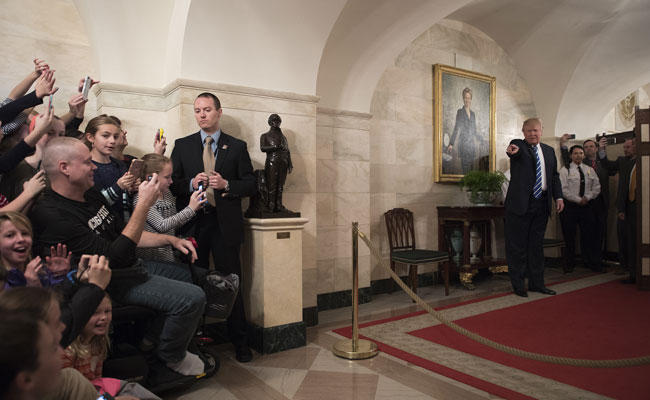 Donald Trump Surprises Group Of Schoolchildren Touring White House