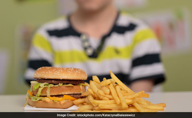 Another Reason To Stop Eating Fast Foods: They Have More Calories Than 30 Years Ago