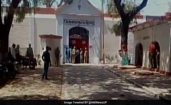 2 UP Jailers Injured In Clashes With Prisoners Over Food, Facilities
