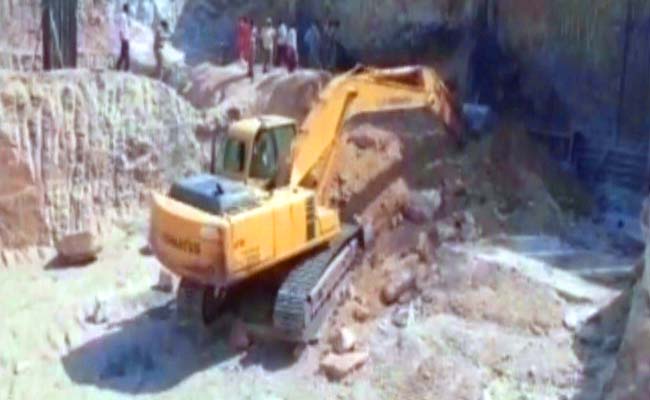 2 Women Buried Alive As Cellar Caves In At Hyderabad Construction Site