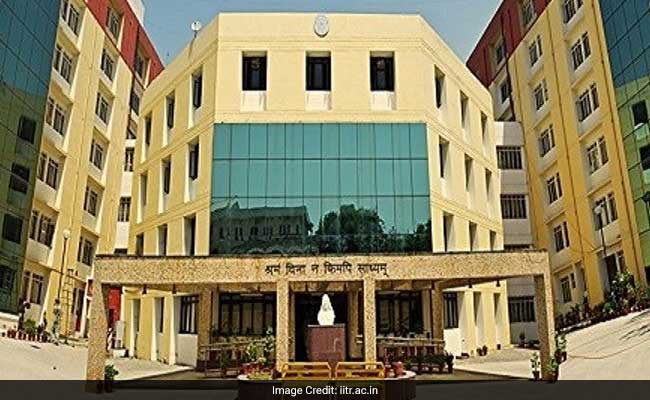 IIT रुड़की ने गर्ल्स स्टूडेंट्स को दी राहत, अब 24 घंटों में कभी भी कैंपस में घूम सकेंगी लड़कियां