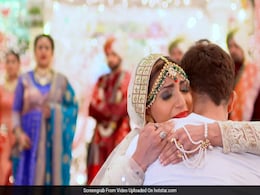 अरे बाप रे, क्या सचमुच 'इश्कबाज' की नयनतारा ने मुंडवा लिए हैं बाल! अरे बाप रे, क्या सचमुच 'इश्कबाज' की नयनतारा ने मुंडवा लिए हैं बाल!