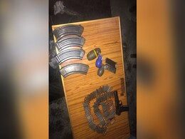 पाकिस्तान से ट्रक में आए हथियार नियंत्रण रेखा के समीप पकड़े गए, एक गिरफ्तार पाकिस्तान से ट्रक में आए हथियार नियंत्रण रेखा के समीप पकड़े गए, एक गिरफ्तार