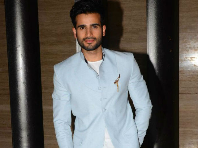 <i>Nach Baliye 8</i>: Karan Tacker Replaces Karan Singh Grover As Host