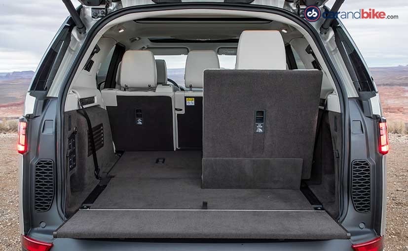 land rover discovery boot space