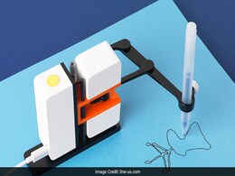 Robotic Arm Turns Digital Doodles Into Pen-And-Paper Sketches Robotic Arm Turns Digital Doodles Into Pen-And-Paper Sketches