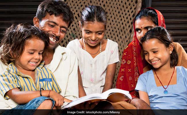 Retired Police Officer Launches Literacy campaign 'Angootha Saaf' In Madhya Pradesh