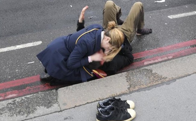 How A UK Cop With Just A Baton Took On London Bridge Terrorists