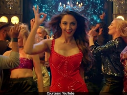<i>Tu Cheez Badi Hai Mast Mast</i> 2.0: Akshay Kumar, Raveena Tandon Hit Redone For <i>Machine</i> <i>Tu Cheez Badi Hai Mast Mast</i> 2.0: Akshay Kumar, Raveena Tandon Hit Redone For <i>Machine</i>