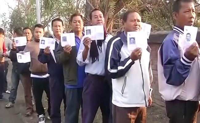 गोलीबारी... ईवीएम में तोड़-फोड़ के बाद मणिपुर के 11 मतदान केंद्रों पर पुनर्मतदान का फैसला: निर्वाचन आयोग
