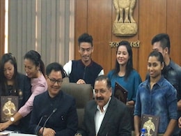 खिलाड़ियों को सम्मानित करने पर निर्वाचन आयोग ने केंद्र सरकार से जवाब तलब किया खिलाड़ियों को सम्मानित करने पर निर्वाचन आयोग ने केंद्र सरकार से जवाब तलब किया