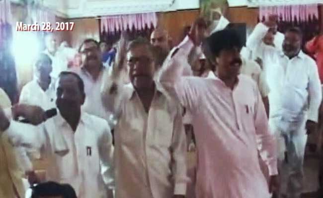 For Not Singing Vande Mataram, Muslim Councillors In Uttar Pradesh's Meerut Face Expulsion