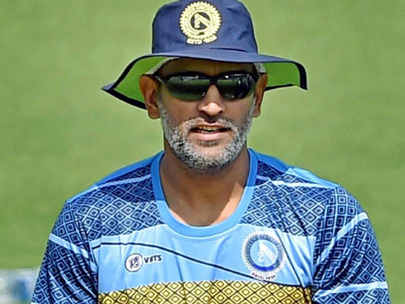 MS Dhoni Surprises Jammu And Kashmir Cricketers With Dressing Room Visit