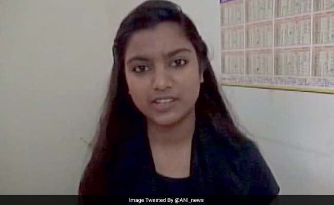 फतवा जारी करने वाले धर्मगुरुओं को भजन गाने वाली मुस्लिम किशोरी का जवाब 'संगीत नहीं छोड़ूंगी'