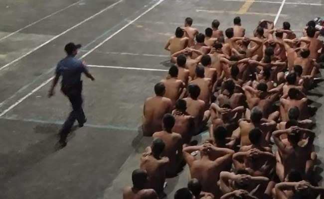 Hundreds Of Naked Prisoners Searched For Contraband In Philippine Jail