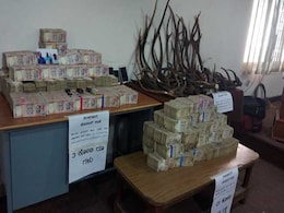 बेंगलुरु में नौ करोड़ के पुराने नोटों के साथ 14 गिरफ्तार बेंगलुरु में नौ करोड़ के पुराने नोटों के साथ 14 गिरफ्तार