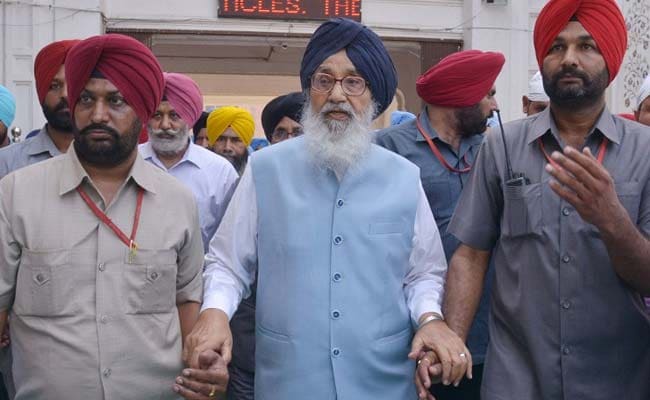 Parkash Badal Dares Amarinder Singh To Prosecute Him In Sacrilege Cases