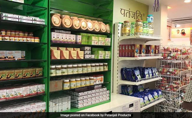 Patanjali Toothpaste: एक बार फिर घिरे बाबा रामदेव, मंजन में इस नॉनवेज चीज के होने का लग रहा आरोप Patanjali Toothpaste: एक बार फिर घिरे बाबा रामदेव, मंजन में इस नॉनवेज चीज के होने का लग रहा आरोप