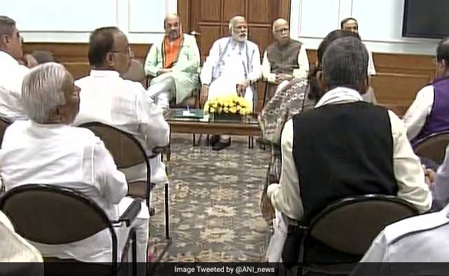 PM Narendra Modi's Breakfast With Gujarat Lawmakers Including LK Advani