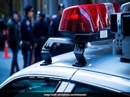 लग्जरी कार में मिला महिला का शव, पति पर हत्या का आरोप लग्जरी कार में मिला महिला का शव, पति पर हत्या का आरोप