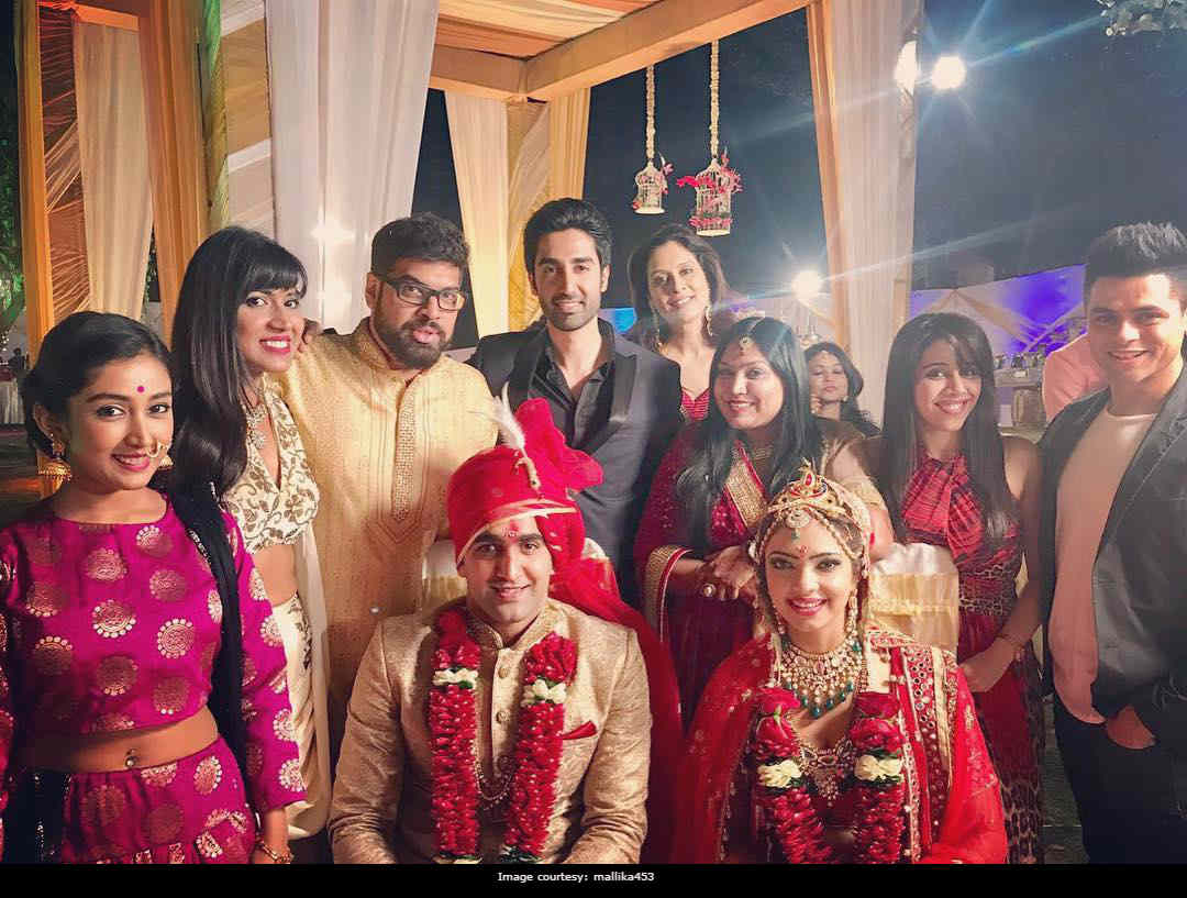 Pooja Banerjee, Sandeep Sejwal Are Married. See Pics Here - NDTV Movies